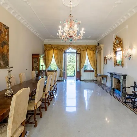 Liberty Venezia -jacuzzi, Gardens, Parking - Dimora Storica A 20km Da Venezia