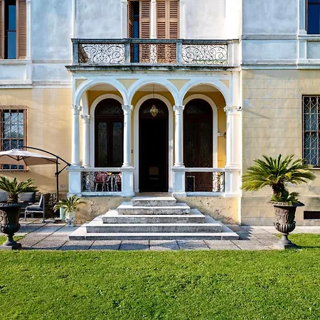 Liberty Venezia -jacuzzi, Gardens, Parking - Dimora Storica A 20km Da Venezia *
