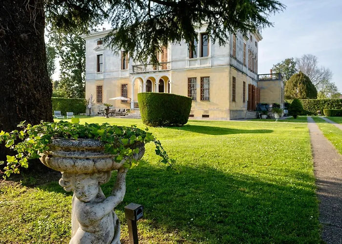 Liberty Venezia -jacuzzi, Gardens, Parking - Dimora Storica A 20km Da Venezia Daire