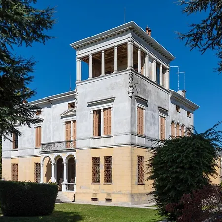 Апартаменты Liberty Venezia -jacuzzi And Gardens- Dimora Storica A 20km Da Venezia