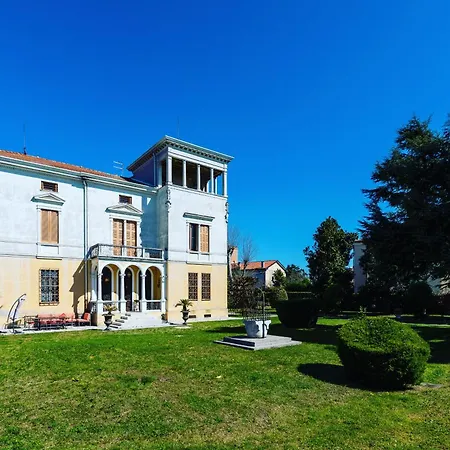 Апартаменты Liberty Venezia -jacuzzi And Gardens- Dimora Storica A 20km Da Venezia