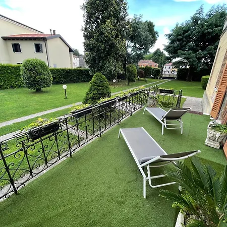 Liberty Venezia -jacuzzi And Gardens- Dimora Storica A 20km Da Venezia Апартаменты